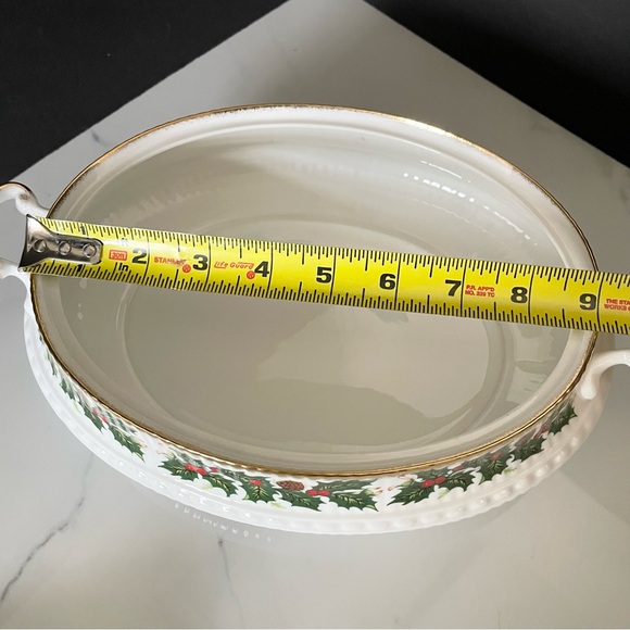 Yuletide Covered Oval Vegetable Serving Dish - Rosina Queen's - Picture 11 of 12